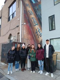 Students in history P.h.D candidate Sarah Yu’s (third from left) class about Chinese diasporas spent a day acting as tour guides in Chinatown. (Image: Courtesy of Yvonne Fabella)